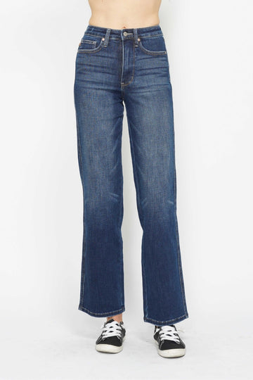 Judy Blue full size high waist tummy control blue jeans with moderate stretch and pocket detailing.