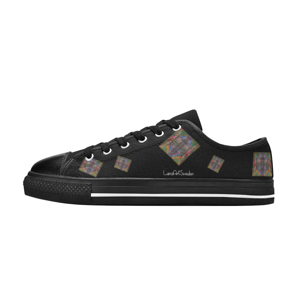 Along Came Diamond Mess on Black Men's Classic Canvas Shoes