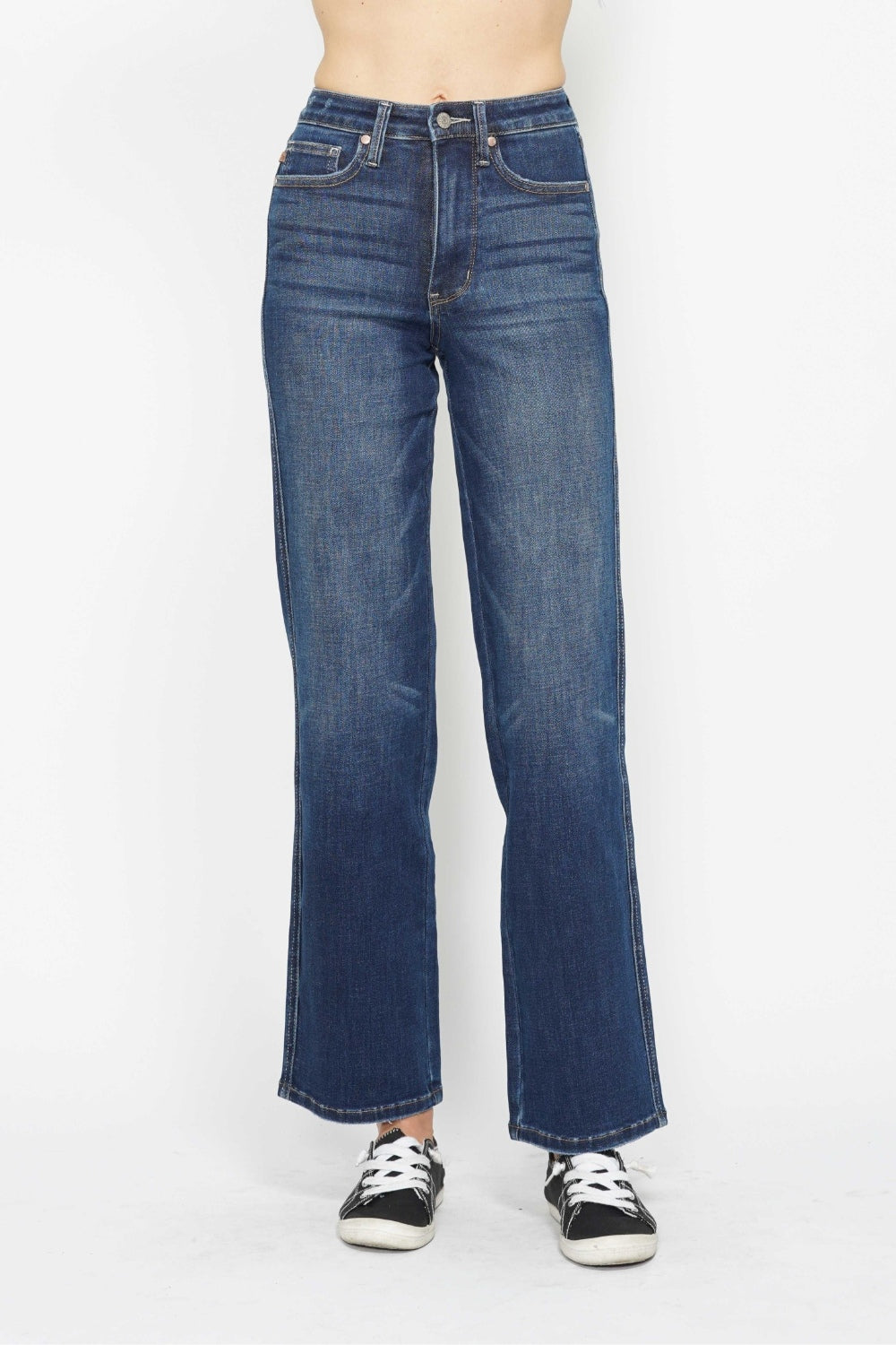 Judy Blue full size high waist tummy control blue jeans with moderate stretch and pocket detailing.