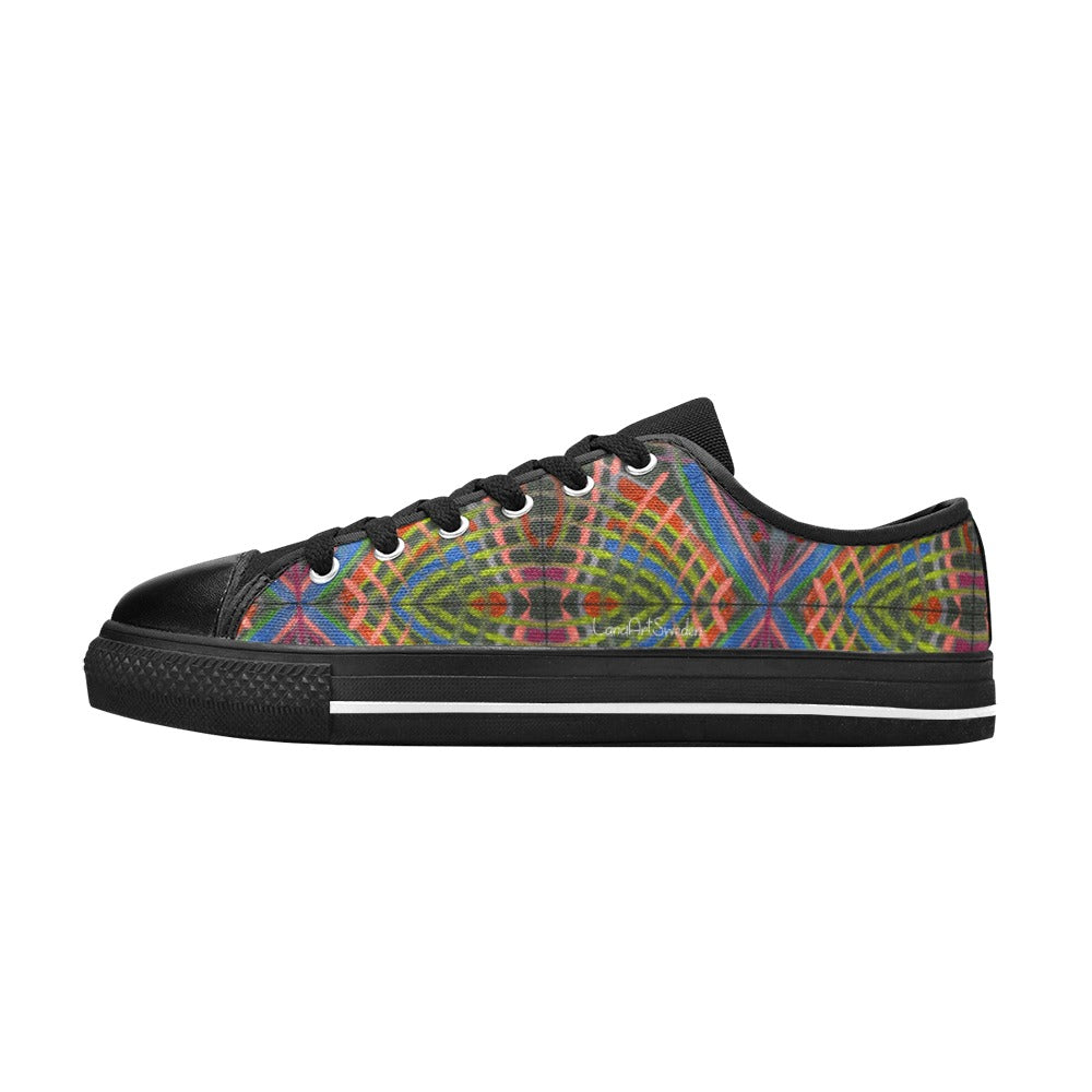 Along Came lange print Men's Classic Canvas Shoes