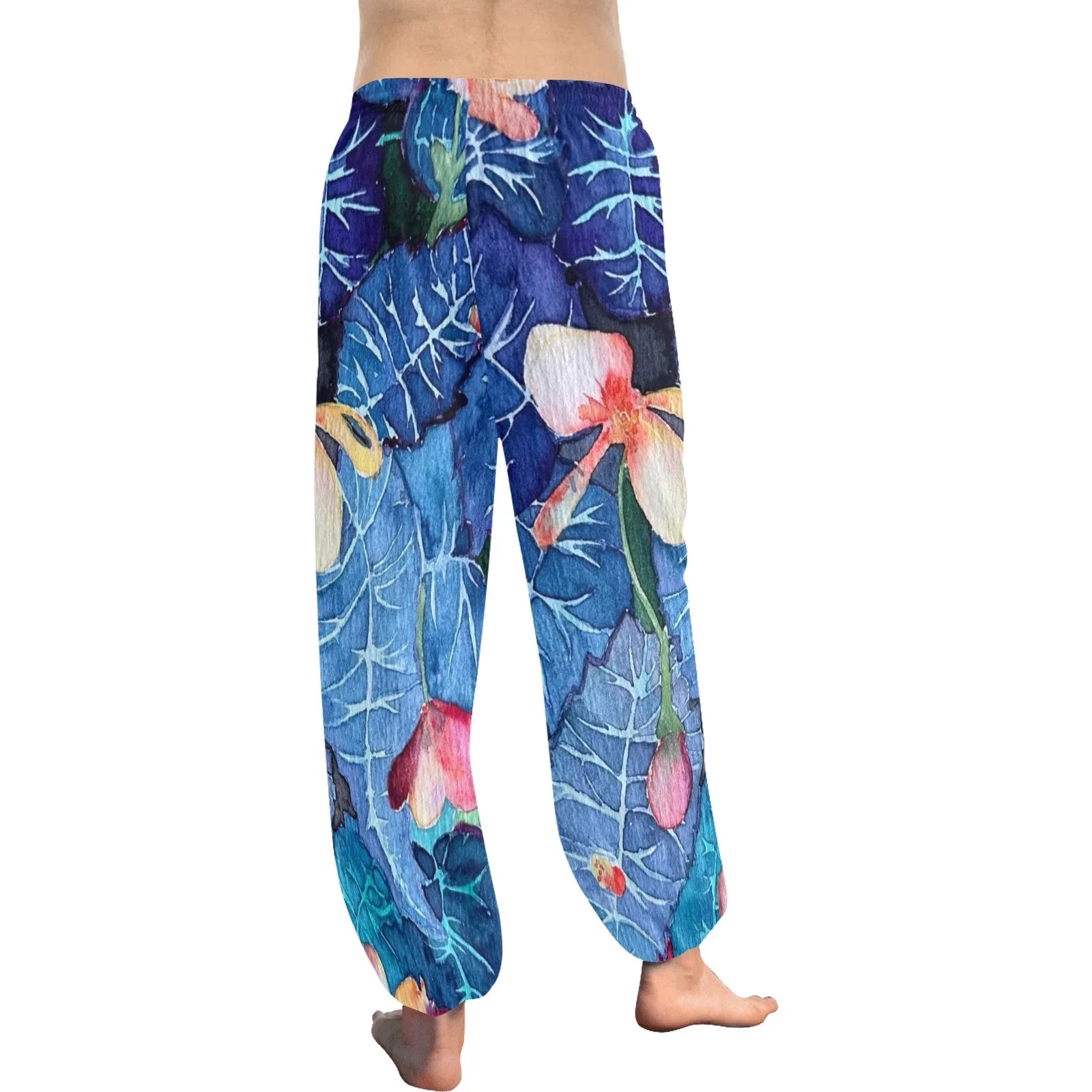 Rote Blumen auf blauer Hose