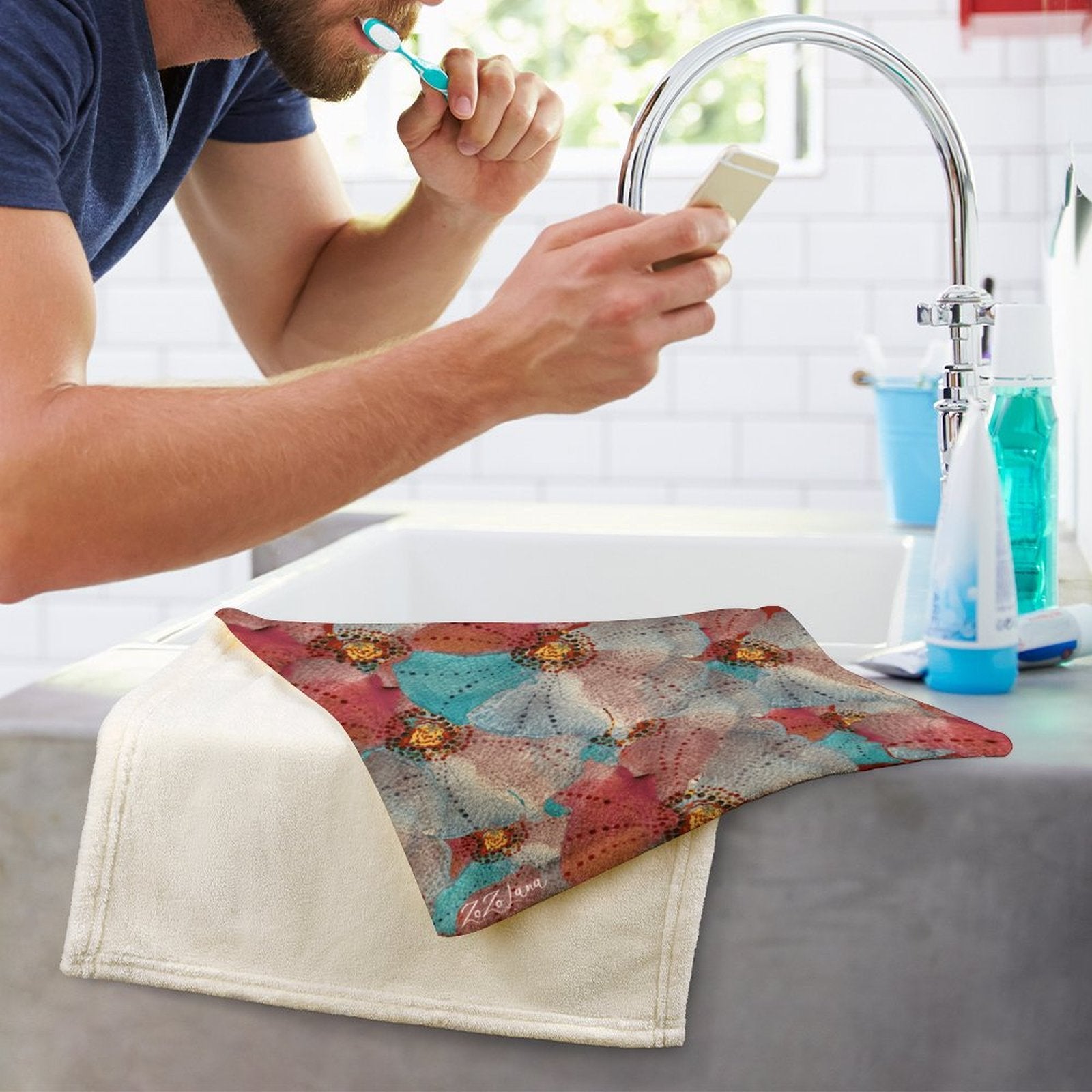 ZoZoLana Grand Fleur Hand Towel