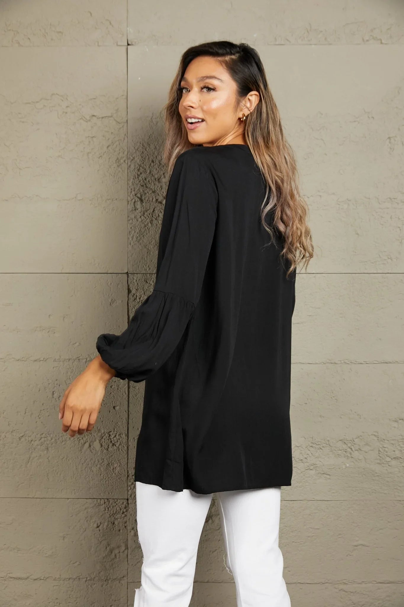 Ivy Lane Notched Neck Balloon Sleeve Shirt - Lana Art Sweden
